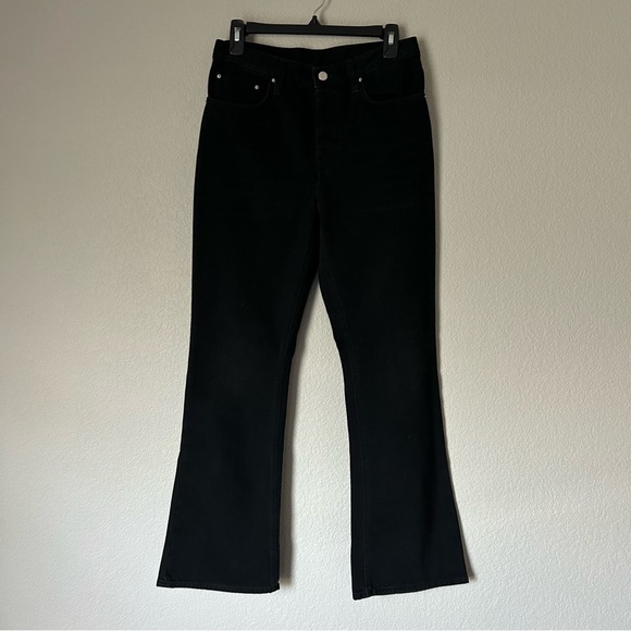NWT Toteme Cropped Kick Denim in Faded Black Size 28/34 - Picture 4 of 6